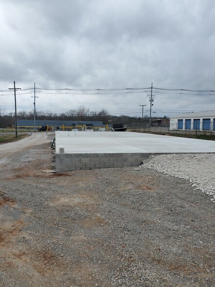 124-126 Industrial Park Rd, Sweetwater, TN à vendre - Photo de construction - Image 1 de 1