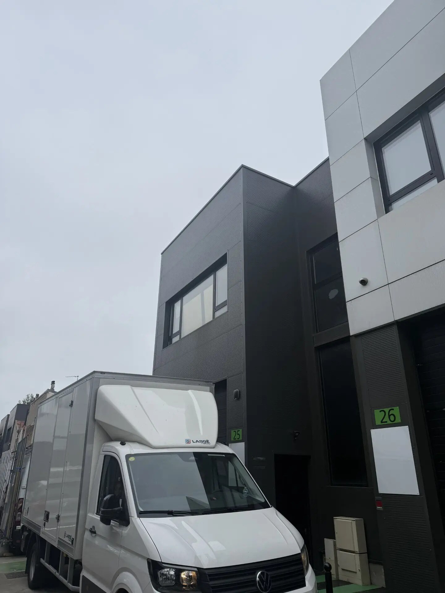 Flex in Romainville for lease Building Photo- Image 1 of 5