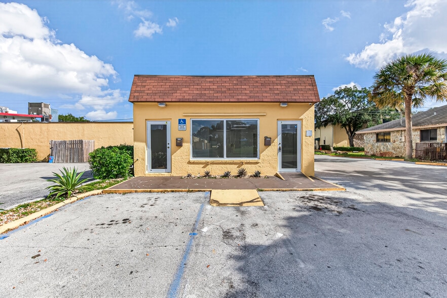 1180 NW 41st Ter, Lauderhill, FL for lease - Building Photo - Image 2 of 8