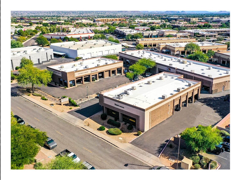 8245 E Butherus Dr, Scottsdale, AZ à louer - Photo principale - Image 1 de 6