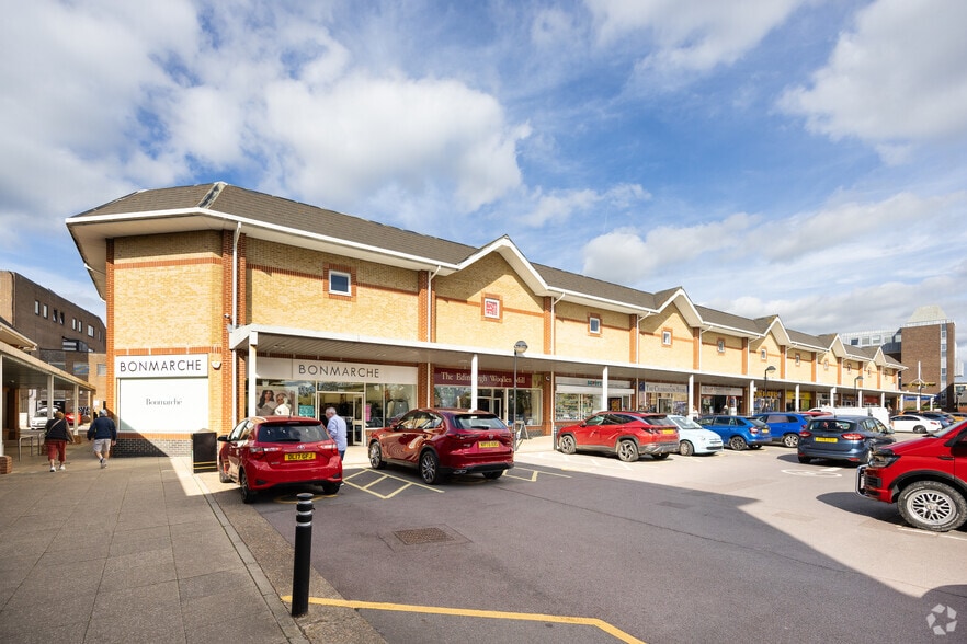 1-11 Dukes Walk, Waterlooville for lease - Primary Photo - Image 1 of 2