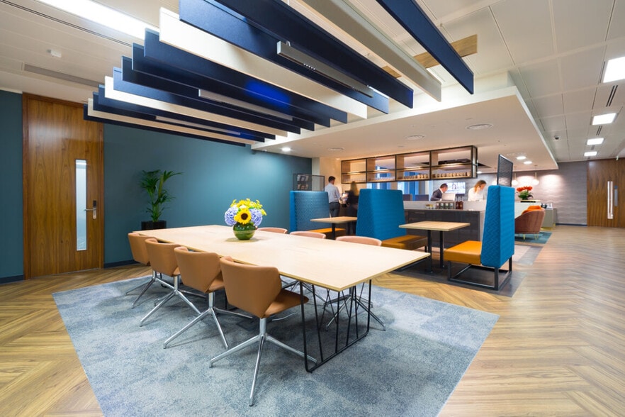 6 Bevis Marks, London for lease - Interior Photo - Image 1 of 3