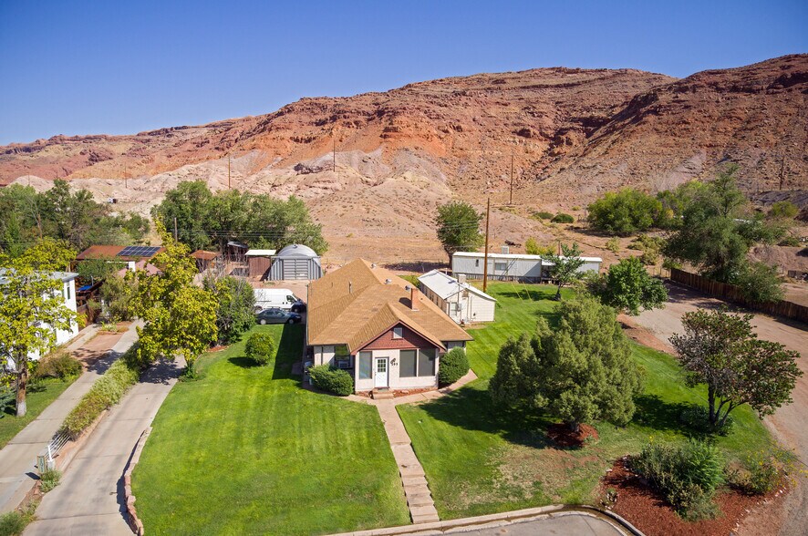 195 E 200 N, Moab, UT à vendre - Photo du bâtiment - Image 2 de 46