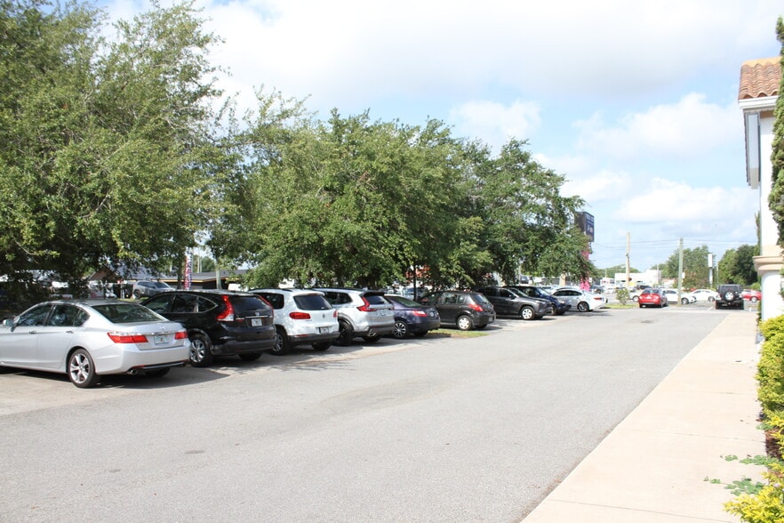 2711 N Orange Blossom, Kissimmee, FL for lease - Building Photo - Image 3 of 8