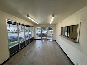 805 University Ave, Los Gatos, CA à louer Hall d’entrée- Image 1 de 2