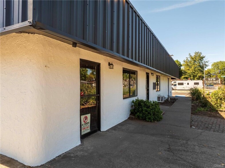 575 East Ave, Chico, CA à vendre - Photo du bâtiment - Image 2 de 14