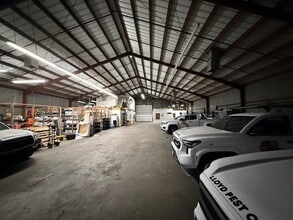 18555 Eddy St, Northridge, CA for lease Interior Photo- Image 2 of 5