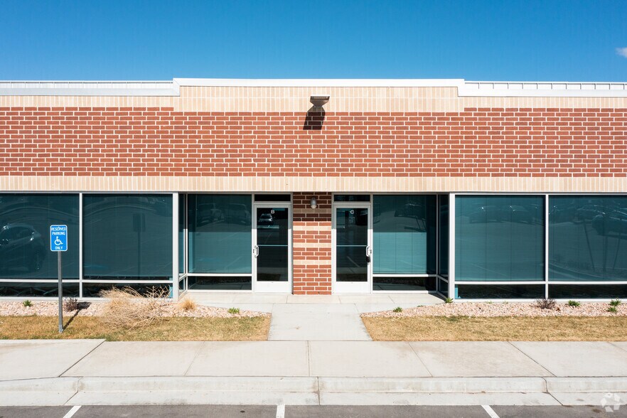 2086 W Grove Pky, Pleasant Grove, UT à louer - Photo du bâtiment - Image 3 de 4