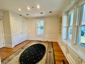 25 Imperial Ave, Westport, CT à louer Photo intérieure- Image 2 de 2