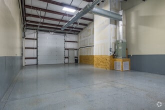 190 Center St, New Braunfels, TX for lease Interior Photo- Image 2 of 8