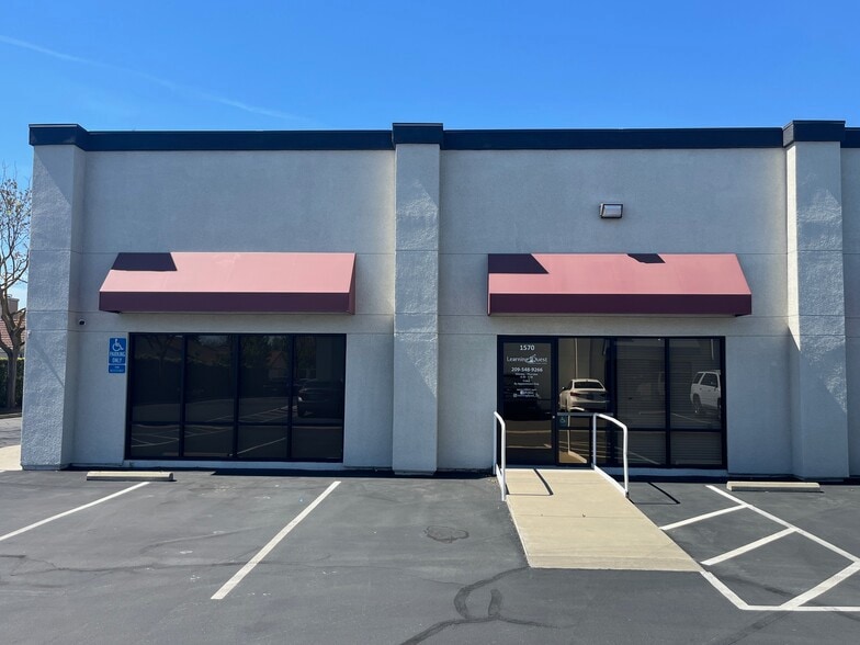 1570-1574 Fulkerth Rd, Turlock, CA for lease - Building Photo - Image 2 of 9
