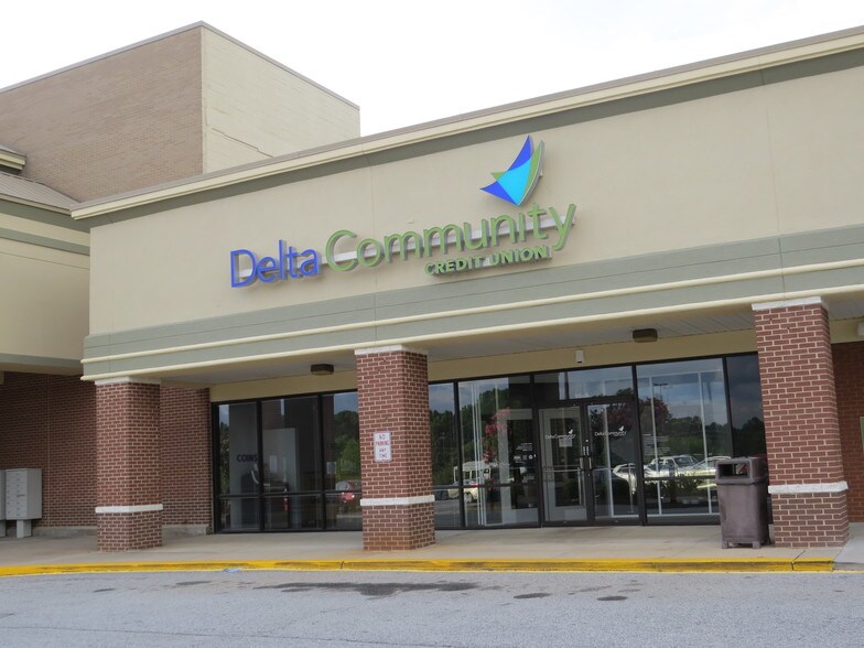 100 Glendale Trace, Newnan, GA à louer - Photo du bâtiment - Image 2 de 8