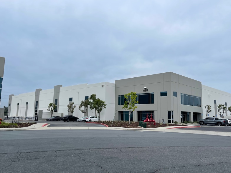 10317 Birtcher Dr, Jurupa Valley, CA for lease - Building Photo - Image 3 of 8