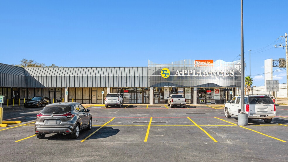 20610 Gulf Fwy, Webster, TX for sale - Building Photo - Image 2 of 4