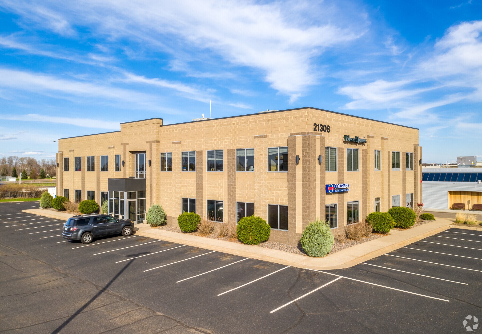 21308 John Milless Dr, Rogers, MN à louer Photo du bâtiment- Image 1 de 16