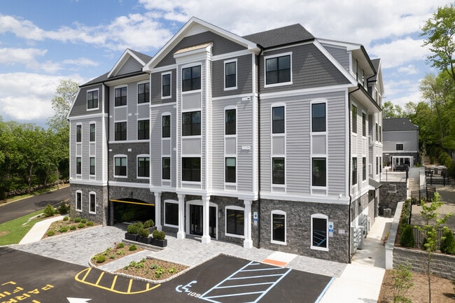 Plus de détails pour 8 Tice Rd, Franklin Lakes, NJ - Multi-résidentiel à vendre