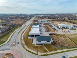 9555 Harmon Rd, Fort Worth, TX for lease Interior Photo- Image 2 of 7