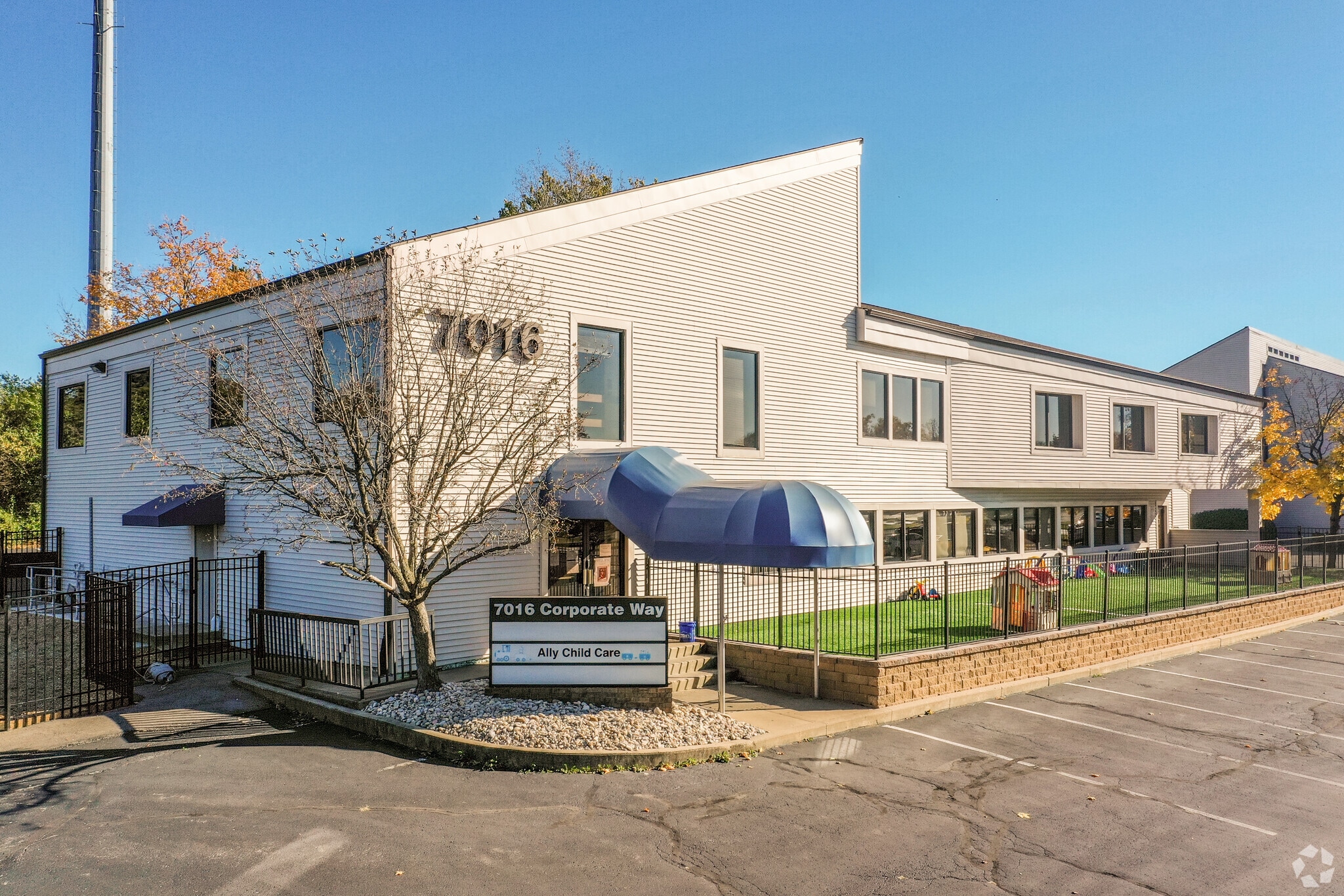 7016 Corporate Way, Dayton, OH for lease Primary Photo- Image 1 of 14
