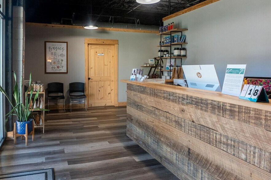 214 S Church St, Dublin, GA à louer - Photo intérieure - Image 3 de 57