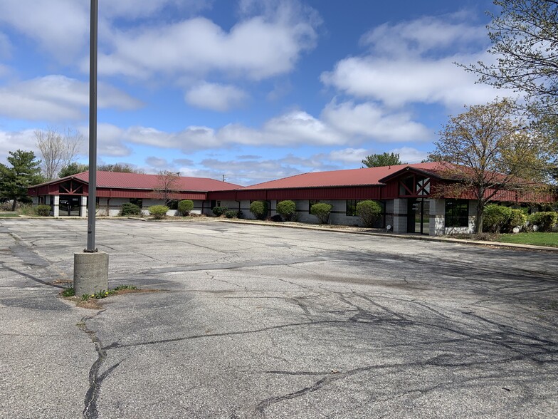 5521 W Cleveland St, South Bend, IN for lease - Building Photo - Image 1 of 11