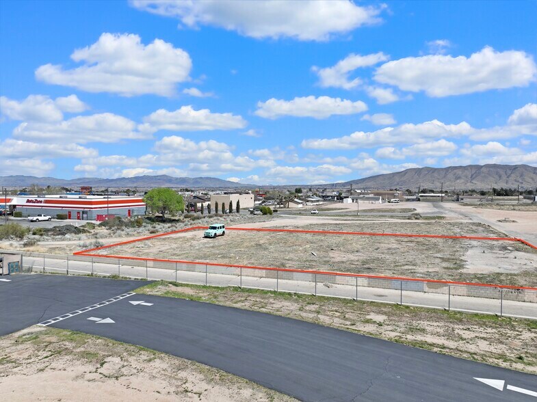 Main & Jellico, Hesperia, CA à vendre - Photo du bâtiment - Image 3 de 8