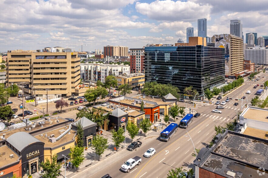 11204-11214 Jasper Av NW, Edmonton, AB à louer - Aérien - Image 2 de 2