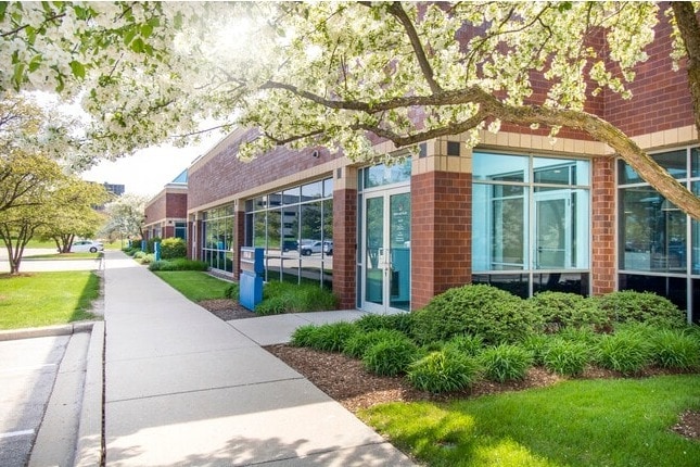 10101 Innovation Dr, Milwaukee, WI for lease - Building Photo - Image 3 of 6