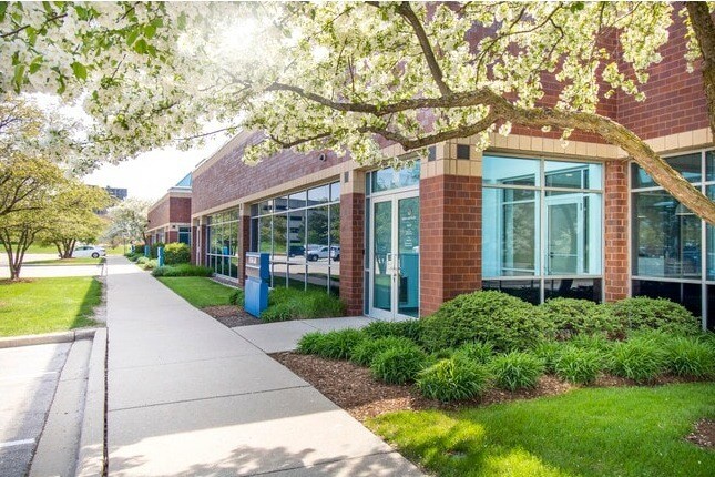 10101 Innovation Dr, Milwaukee, WI à louer - Photo du bâtiment - Image 3 de 6