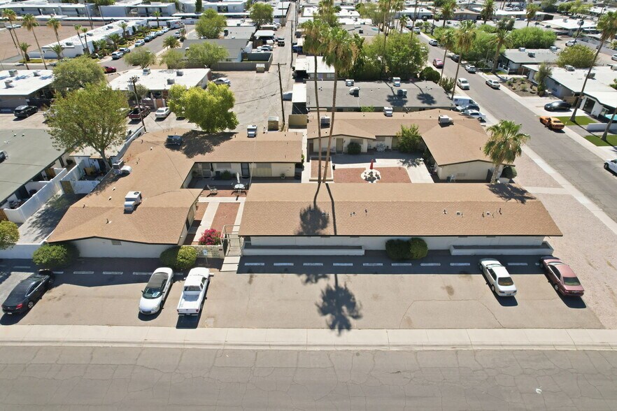 Scottsdale Income Restricted Portfolio portefeuille de 2 propriétés à vendre sur LoopNet.ca - Photo du bâtiment - Image 3 de 7