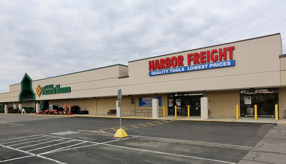 1706-1804 S Main St, Bellefontaine, OH à louer - Photo du bâtiment - Image 3 de 3