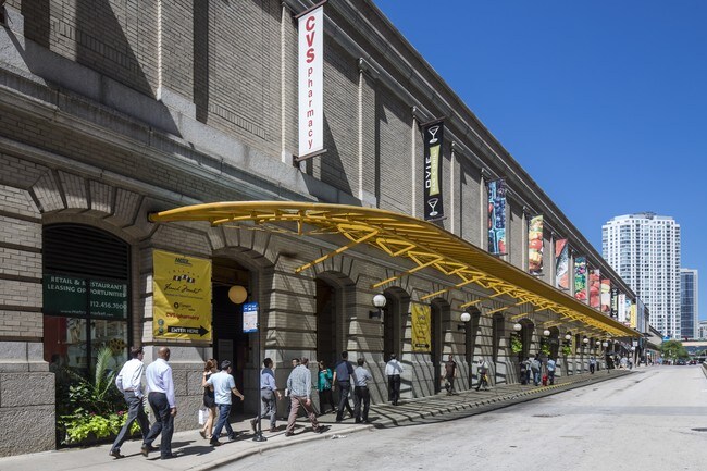 Plus de détails pour 100-118 N Canal St, Chicago, IL - Commerce de détail à louer