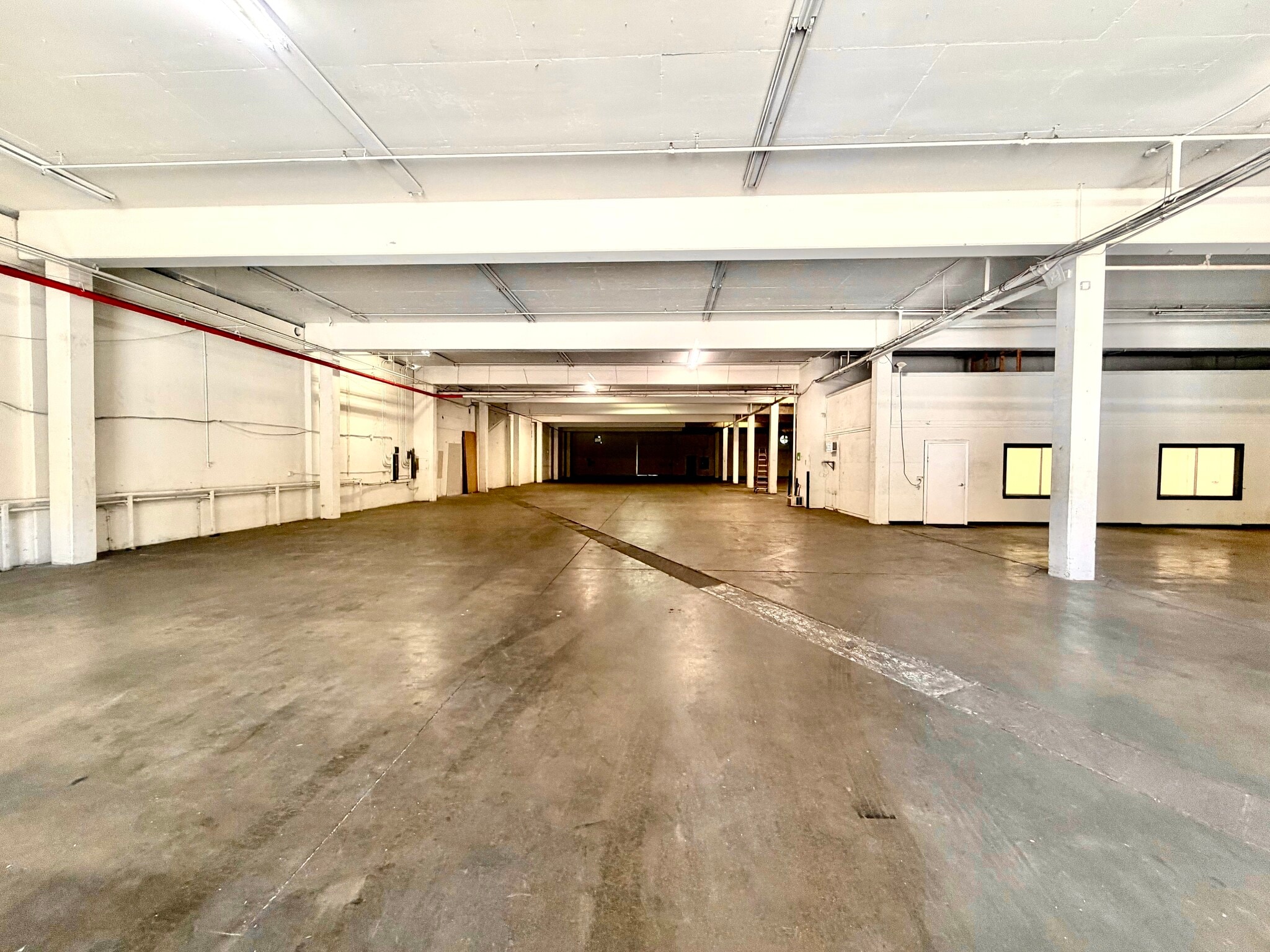 571-573 Monterey Pass Rd, Monterey Park, CA for lease Interior Photo- Image 1 of 4