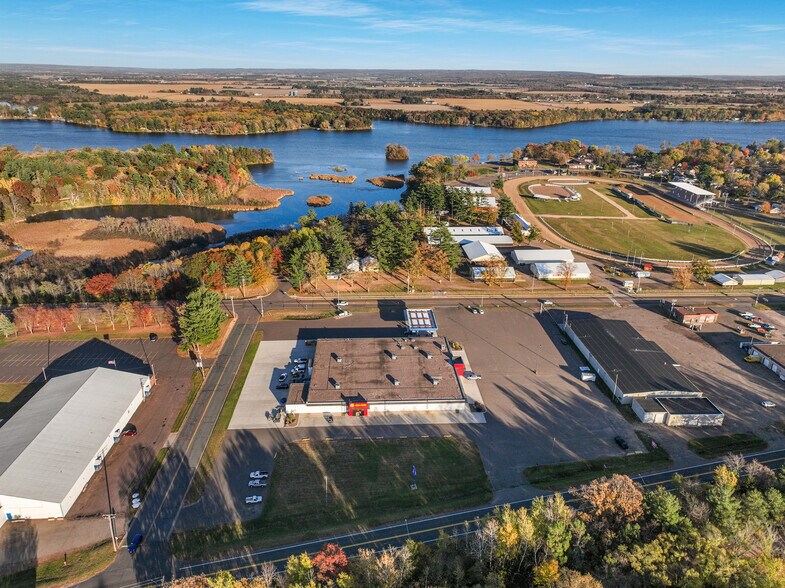 1124 Hammond Ave, Rice Lake, WI à louer - Photo du bâtiment - Image 3 de 49