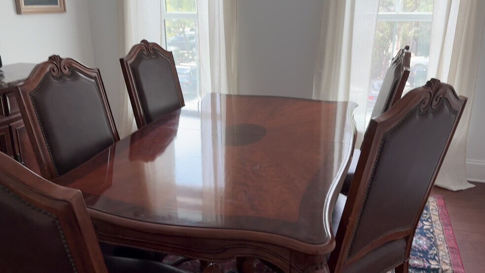 708 S Shelmore Blvd, Mount Pleasant, SC à louer - Vidéo sur l’inscription commerciale - Image 3 de 9