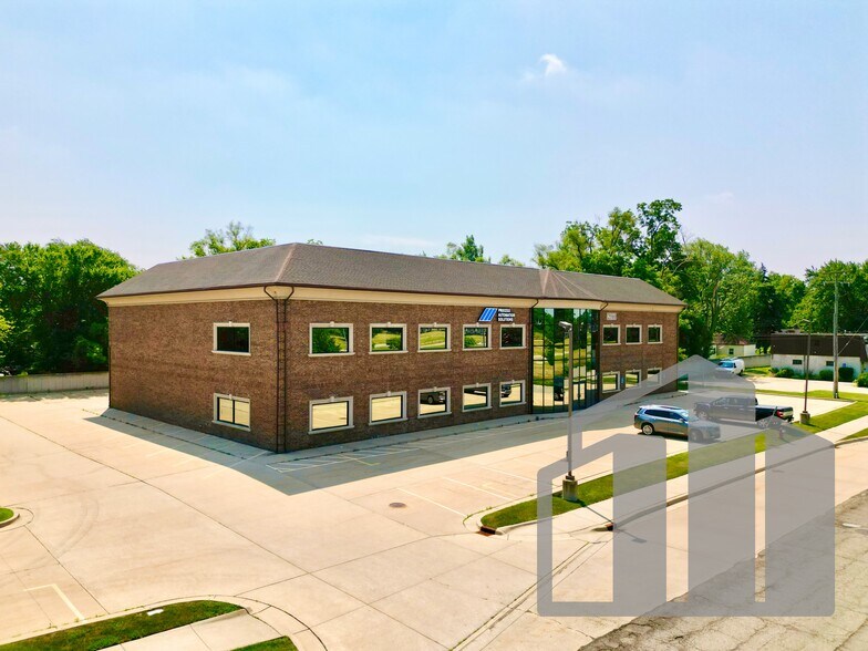 25560 Mound Rd, Warren, MI à vendre - Photo du bâtiment - Image 2 de 11