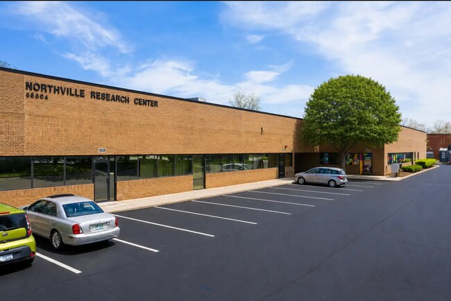 Plus de détails pour 43334 W 7 Mile Rd, Northville, MI - Bureau à louer