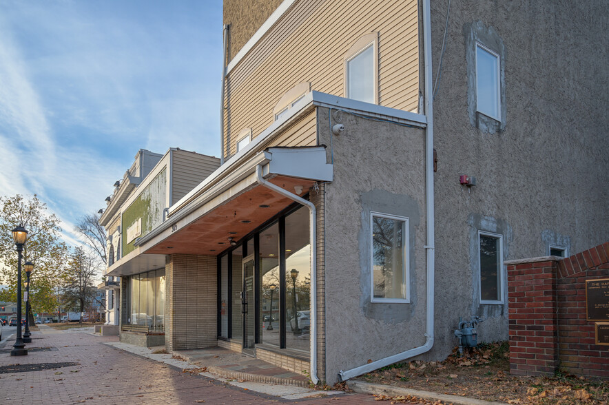 305 Main St, Lakewood, NJ for lease - Building Photo - Image 2 of 15