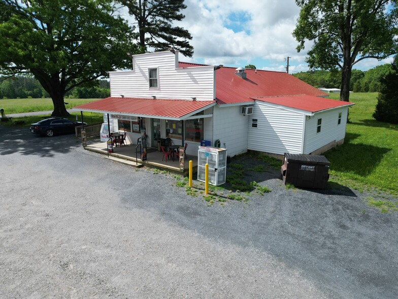 34 Wise Ridge Rd, Dillwyn, VA à vendre - Photo du b timent - Image 2 de 70