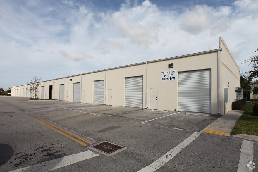 585 105th Ave N, West Palm Beach, FL for lease - Building Photo - Image 2 of 2