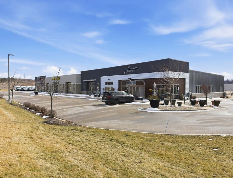 1200 John P Livesey Blvd, Verona, WI à louer - Photo du bâtiment - Image 2 de 4