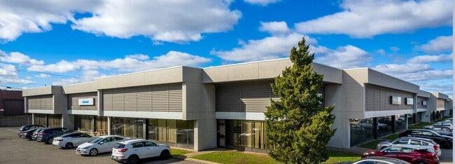 Plus de détails pour 3339-3403 St Griffith, Saint-Laurent, QC - Industriel à louer