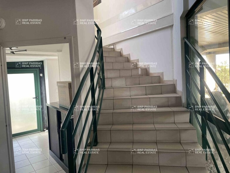 Flex dans Vitrolles à louer - Photo du bâtiment - Image 2 de 20