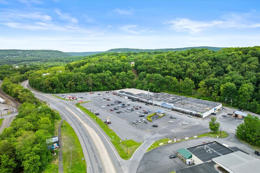 44 Kings Vlg, Minersville, PA à vendre - Photo du bâtiment - Image 1 de 11