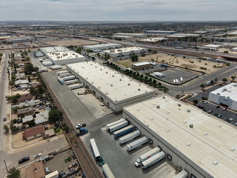 445 Pan American Dr, El Paso, TX à louer - Aérien - Image 2 de 30