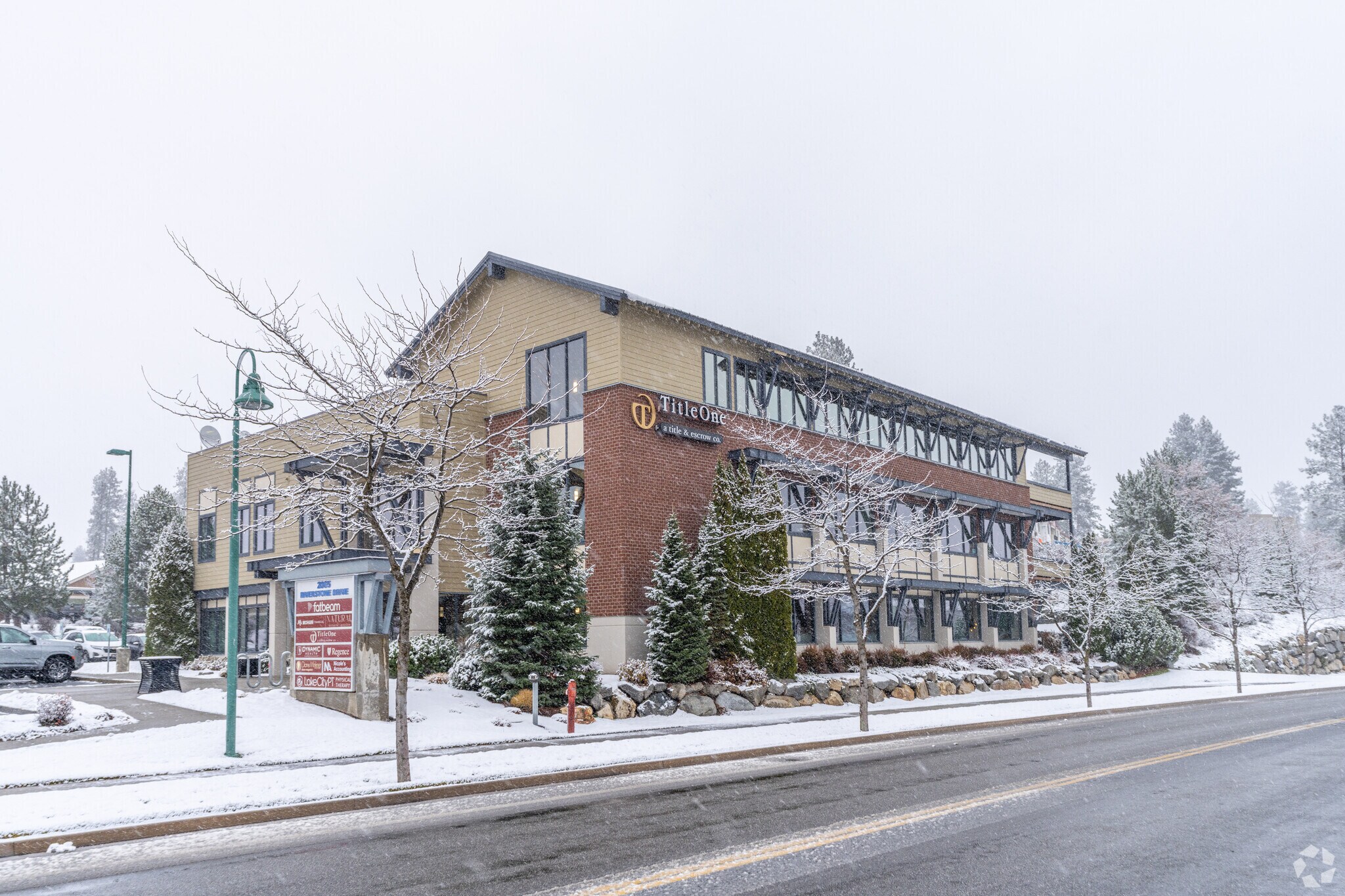 2065 W Riverstone Dr, Coeur d'Alene, ID à louer Photo principale- Image 1 de 6