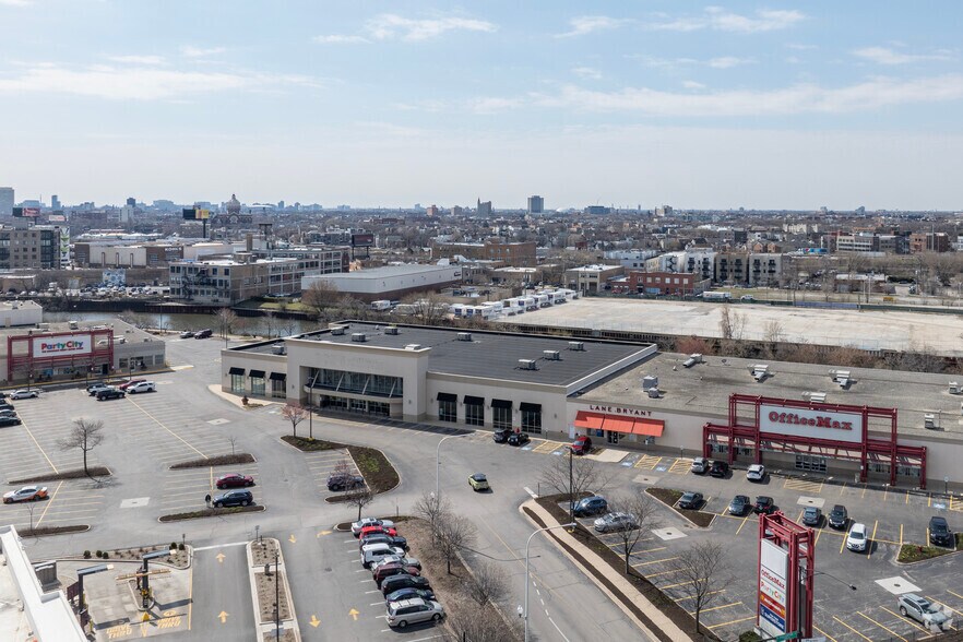 1829 W Fullerton Ave, Chicago, IL à vendre - Aérien - Image 3 de 5