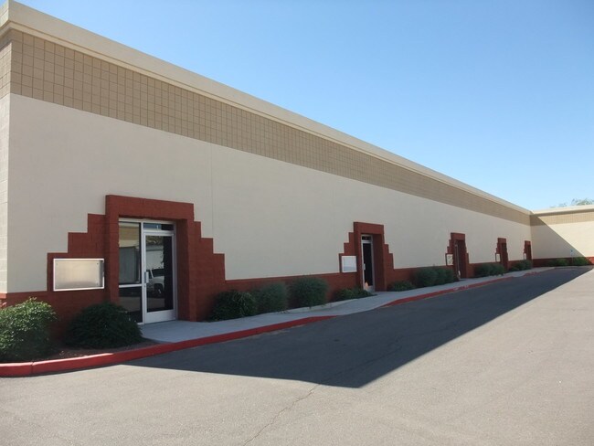 Plus de détails pour 1060 N Eliseo Felix Jr Way, Avondale, AZ - Industriel à louer