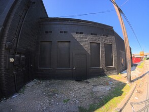 200 Seguin St, San Antonio, TX for lease Interior Photo- Image 1 of 4