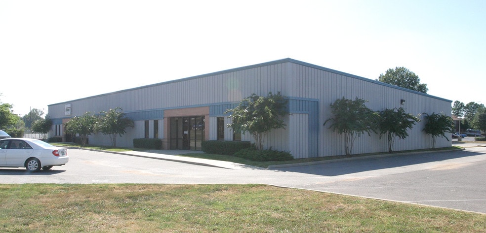 3955 Whitebrook Dr, Memphis, TN for sale - Building Photo - Image 2 of 8