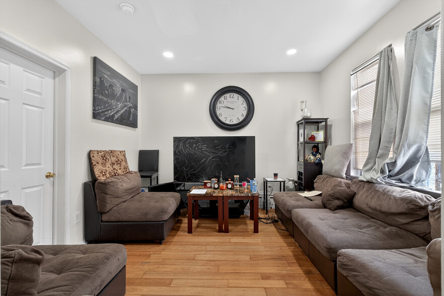 497 Avenue A, Bayonne, NJ à vendre - Photo du bâtiment - Image 3 de 25